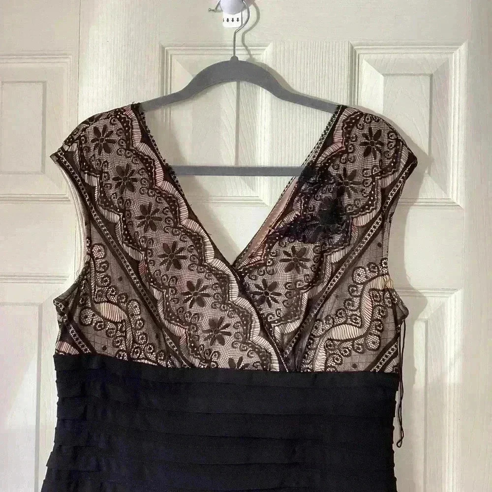 dress Barn Collection Black Back Zip Layered Lace V-Neck Sleeveless Midi Dress16 - Picture 2 of 14